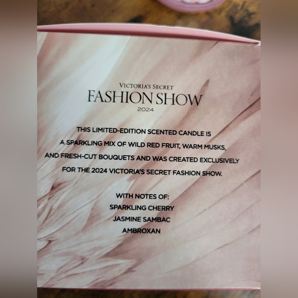 Limited edition Victoria's Secret 2024 Backstage Fashion show-Pink - Picture 5 of 12